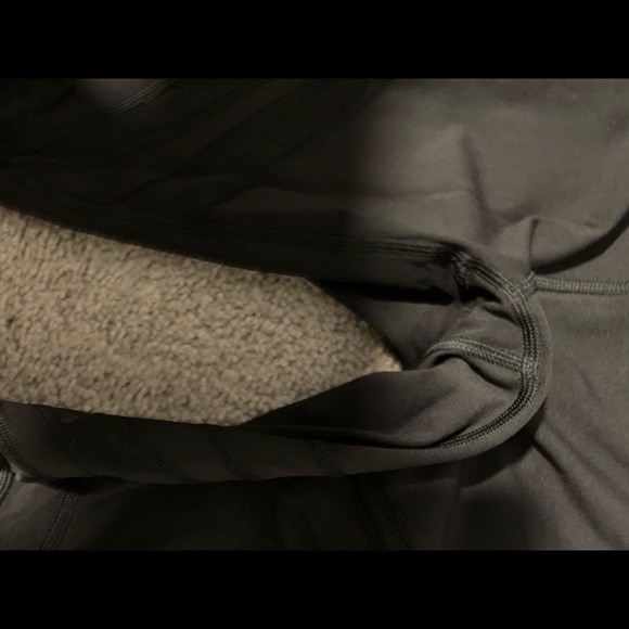 Lululemon Mesh Cut Out Wunder Unders - Picture 6 of 7